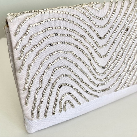 La Regale Elegant Beaded Evening Bag - Picture 2 of 7